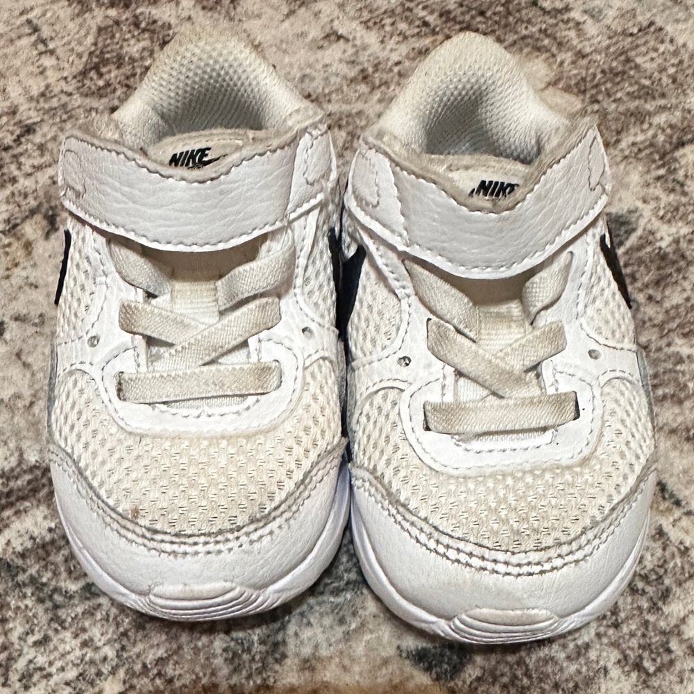 Nike air max toddler shoes
